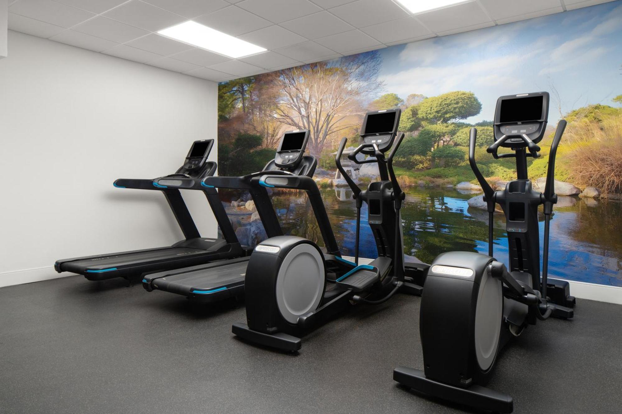Doubletree By Hilton Airport Hotel Norfolk
