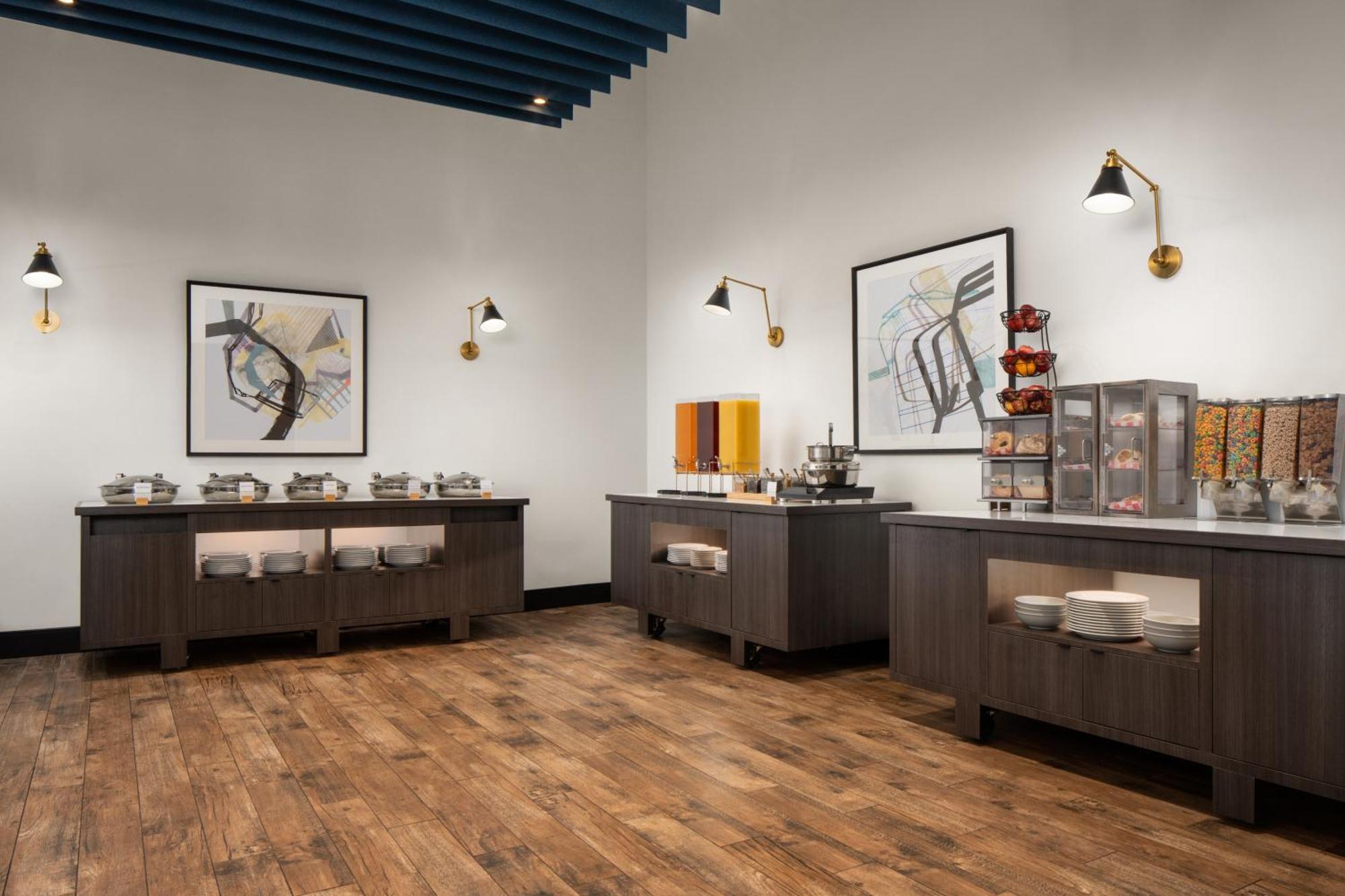 Hotel Doubletree By Hilton Airport 4*