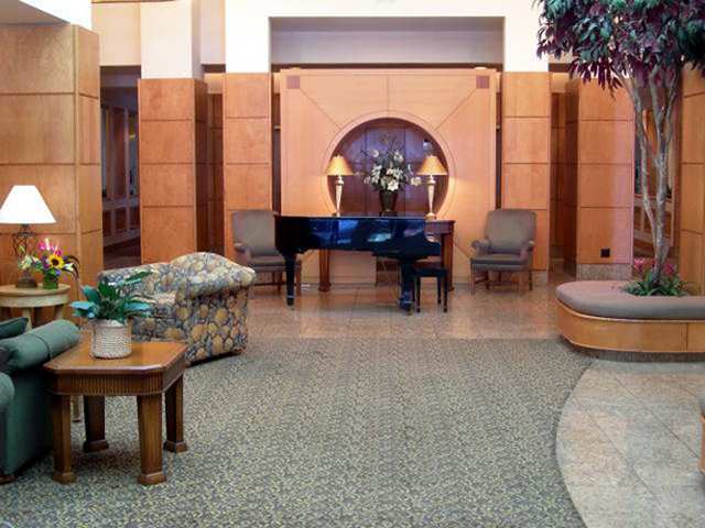 Doubletree By Hilton Airport 4*